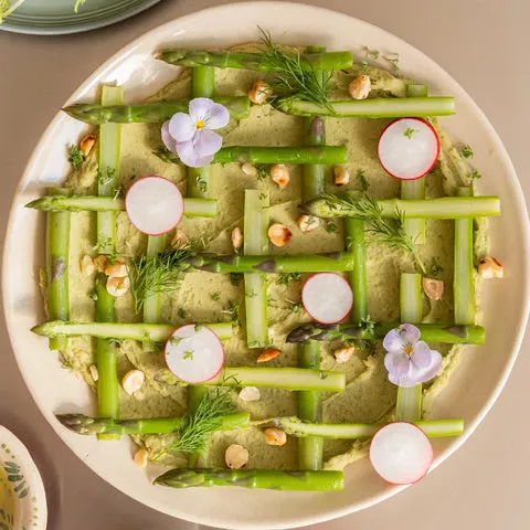 Grønne asparges, butterbeancreme og focaccia