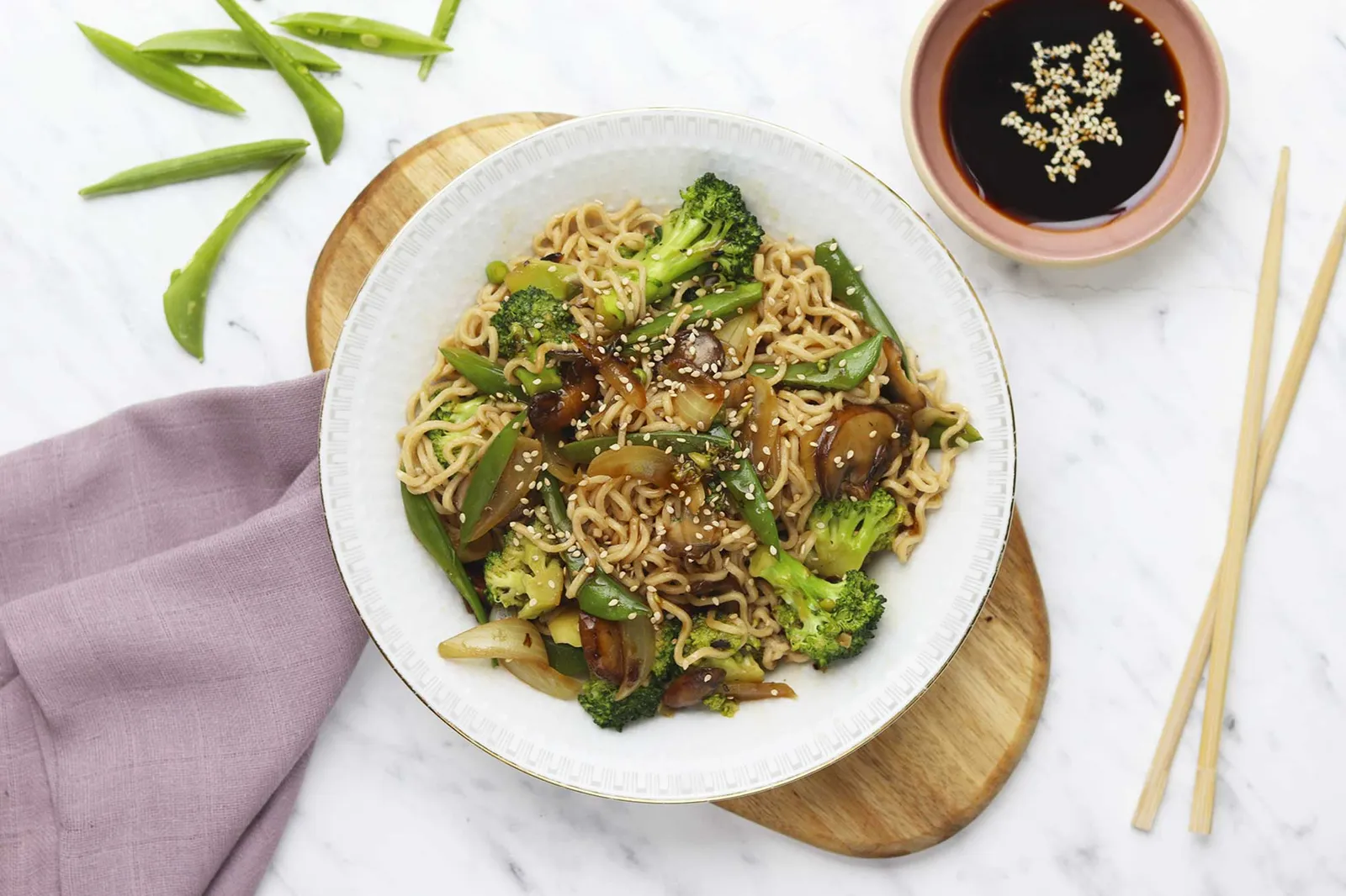 Vegetarisk wok med broccoli og østerssauce