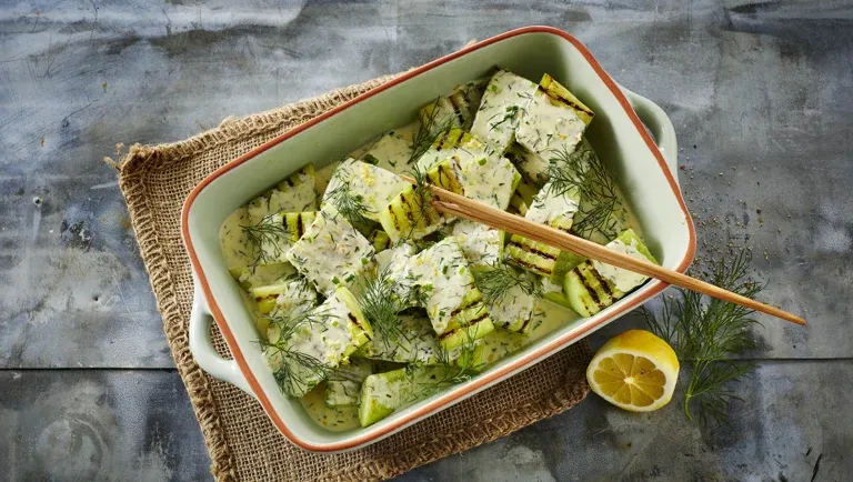 Grillet agurk med dild og fløde