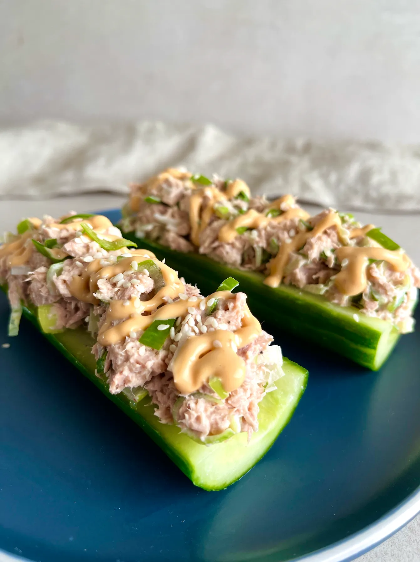Agurk snack med tun og chilimayonnaise