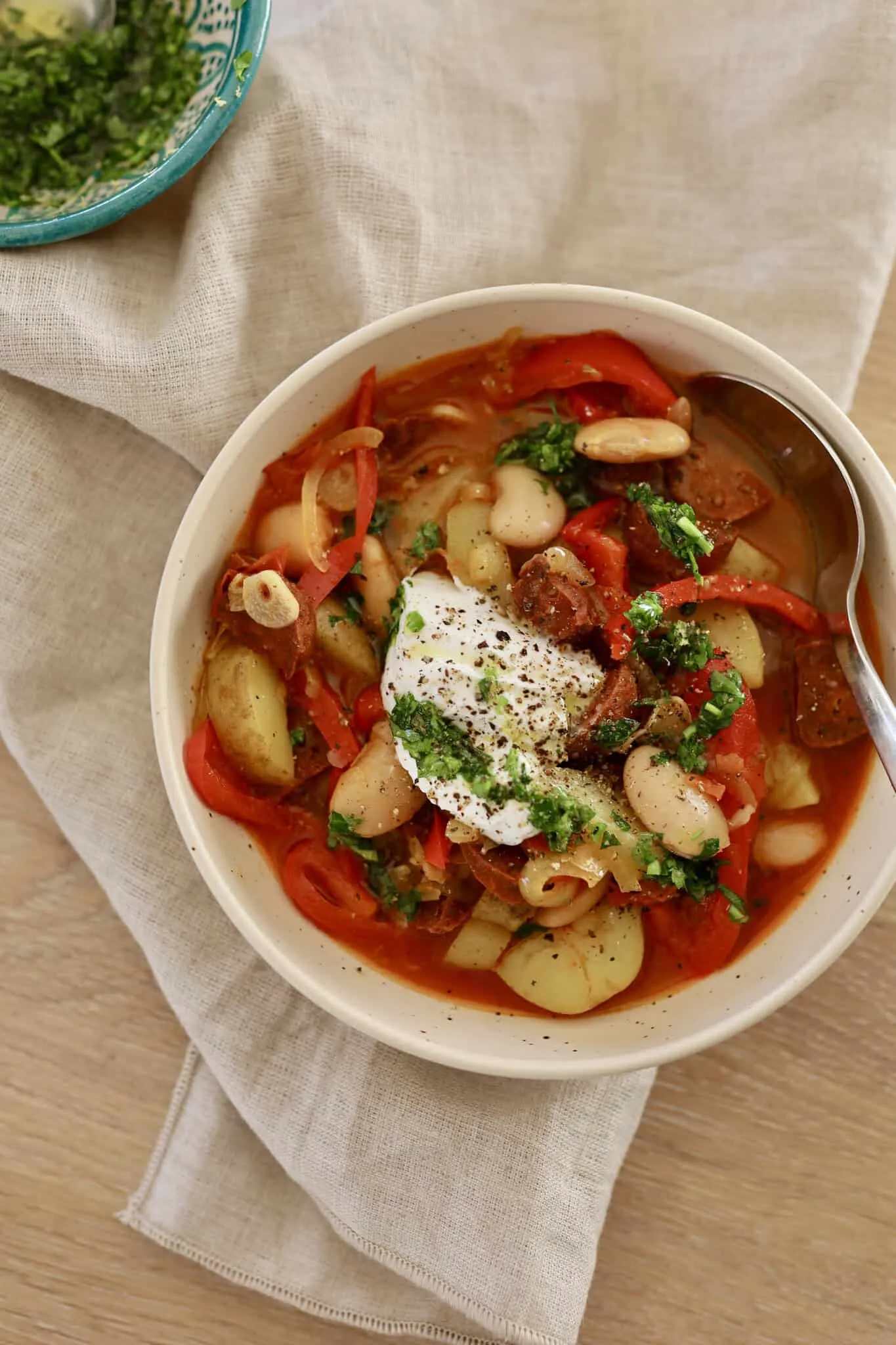 Gryderet med chorizo og bønner