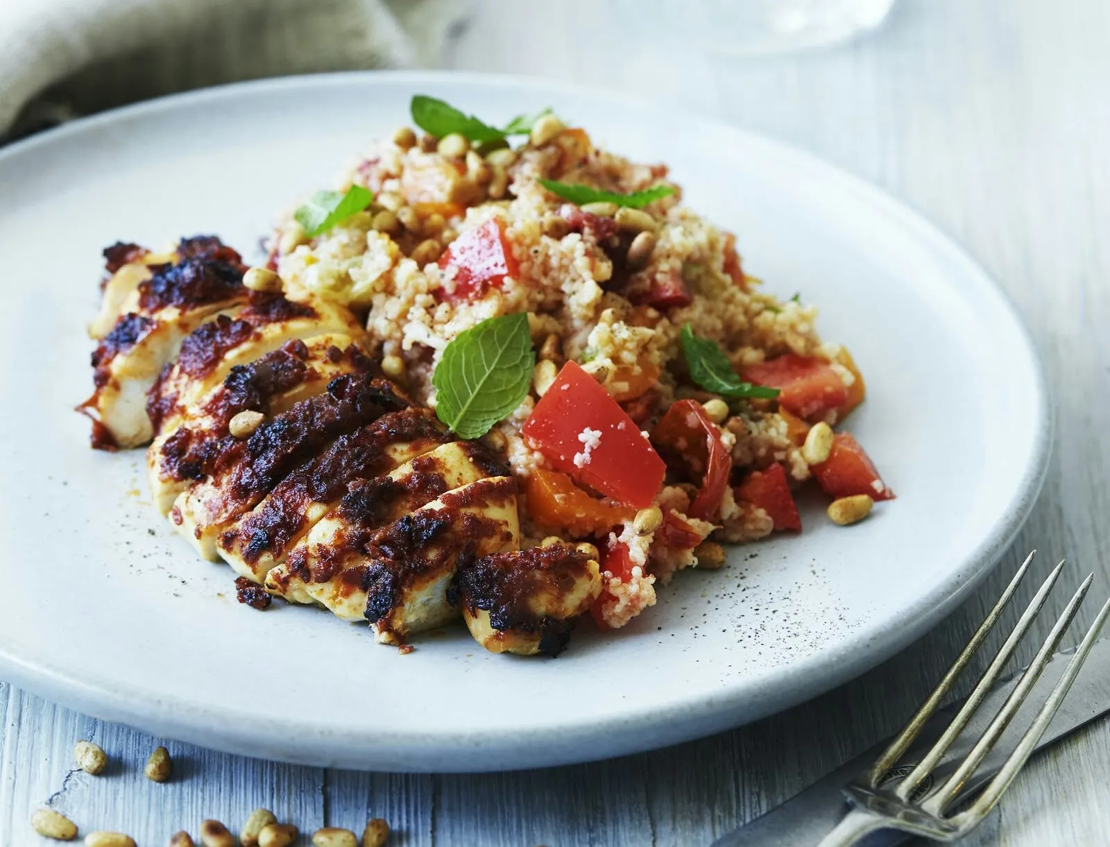 Kylling og couscous med tomatpesto