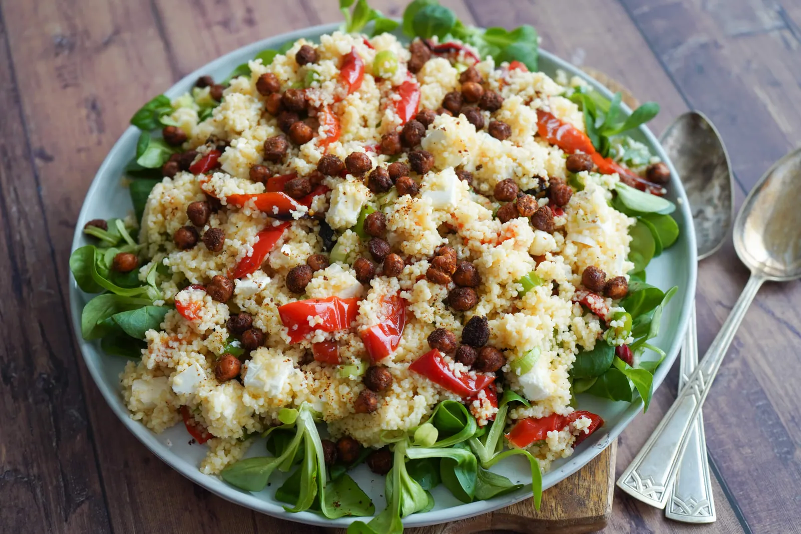 Couscous salat med sprøde kikærter