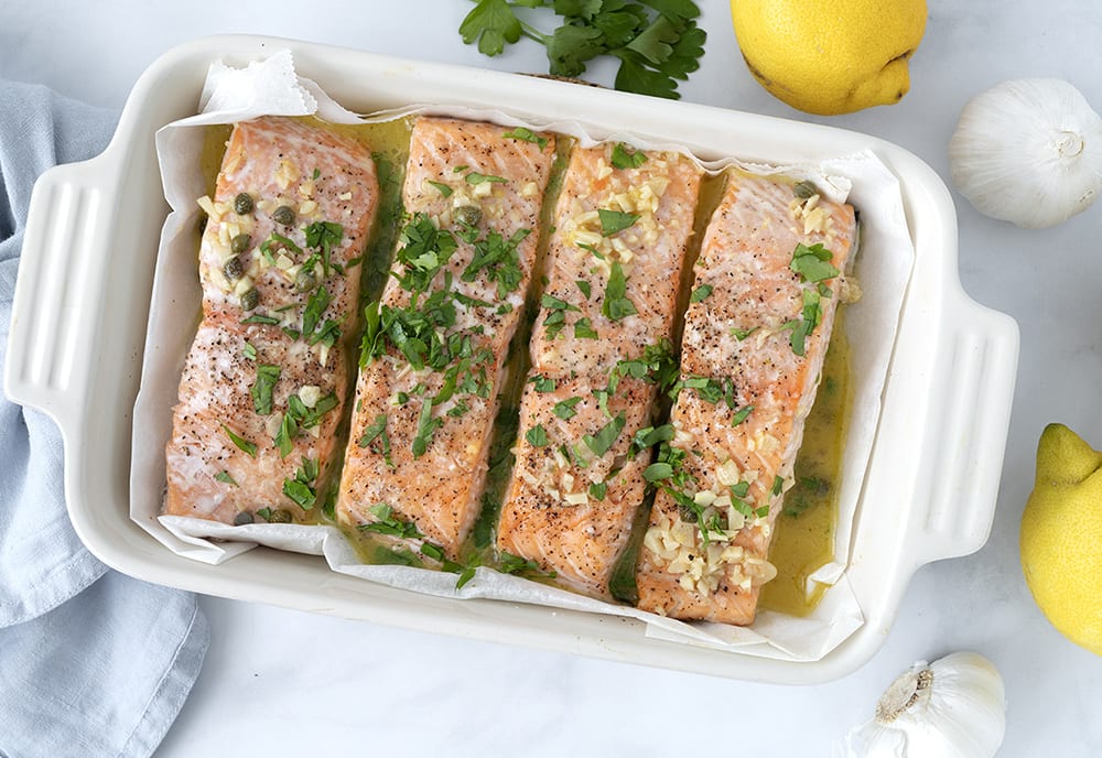 Laks med hvidløg og citronsmørsauce