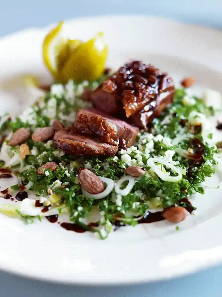 Lam glaseret i teriyaki med rå kålcouscous