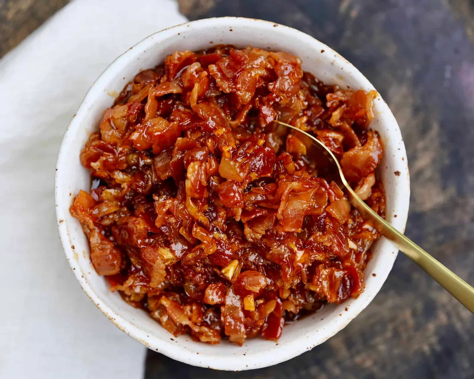 Karamelliserede løg med bacon