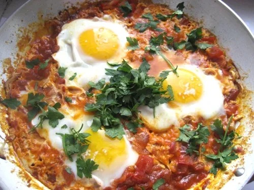 Shakshuka med spicy tomatsovs