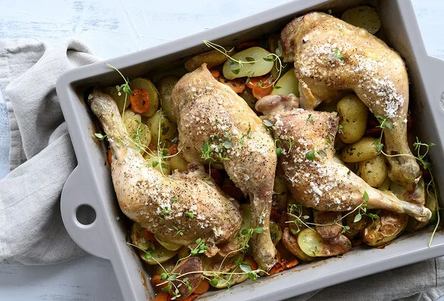 Bagt kylling med kartofler og krydderurter (lørdagskylling)