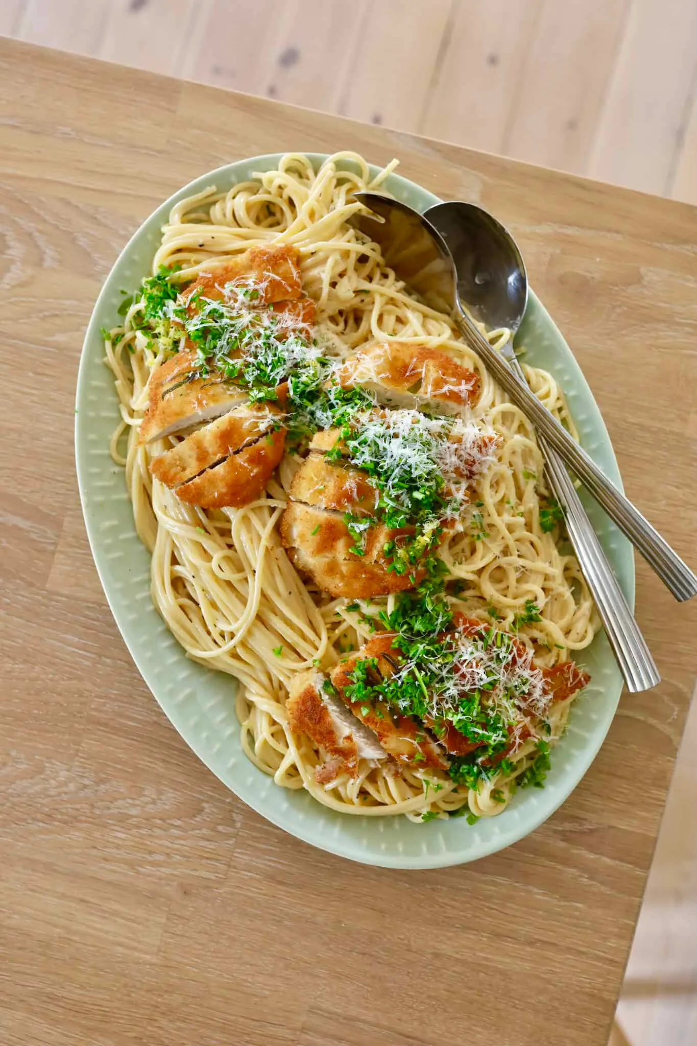 Citronpasta med sprød kylling