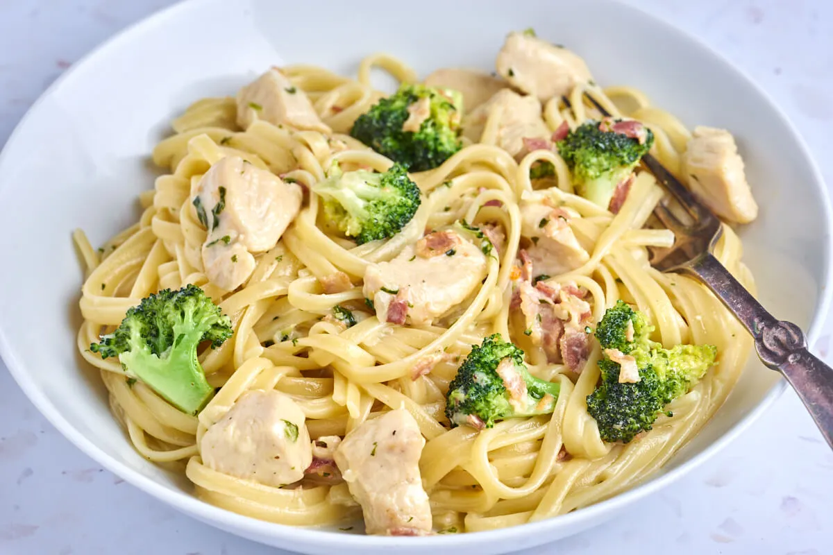 Pasta med kylling og bacon