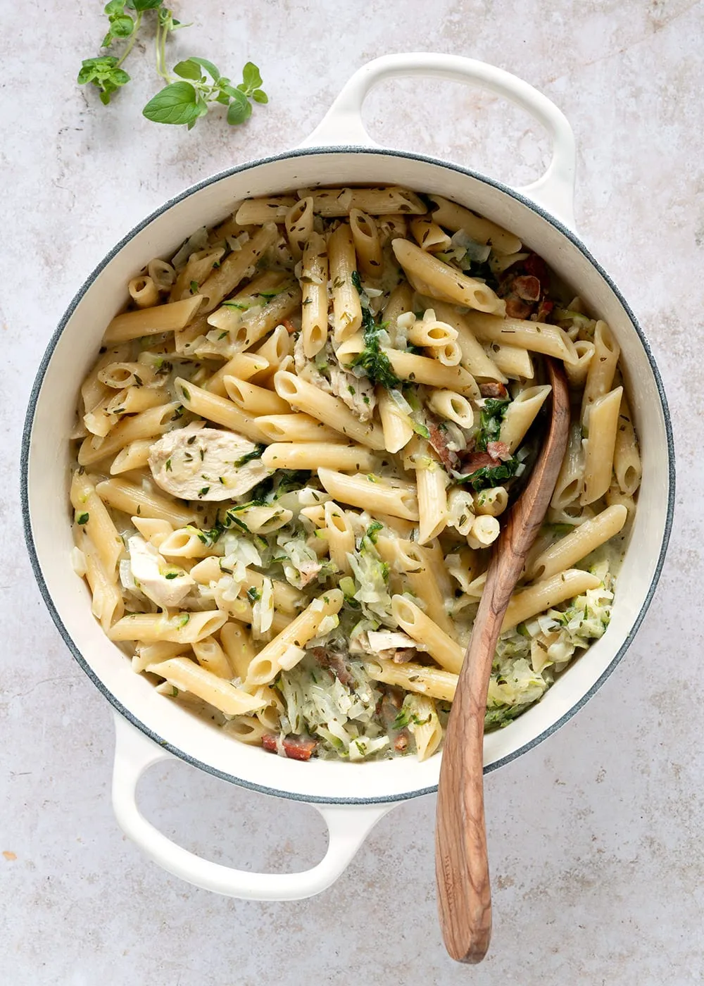 One pot pasta med kylling og spinat