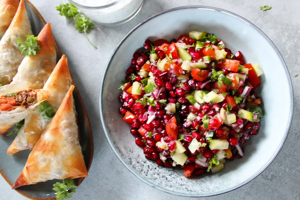 Indisk salat med granatæble