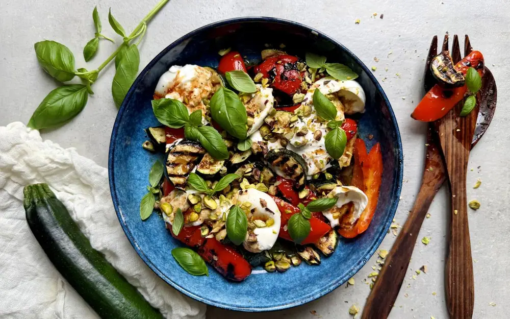 Salat med grillede grøntsager