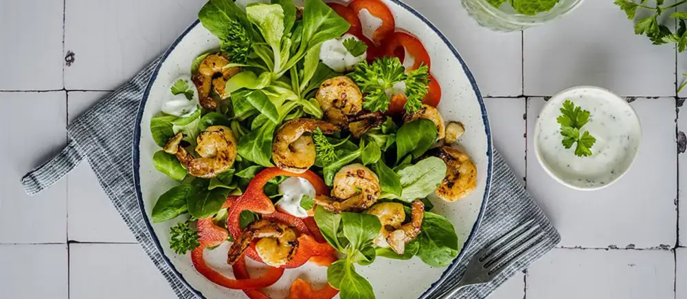 Salat med grillede rejer
