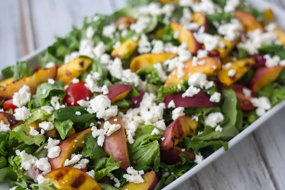 Salat med grillede nektariner
