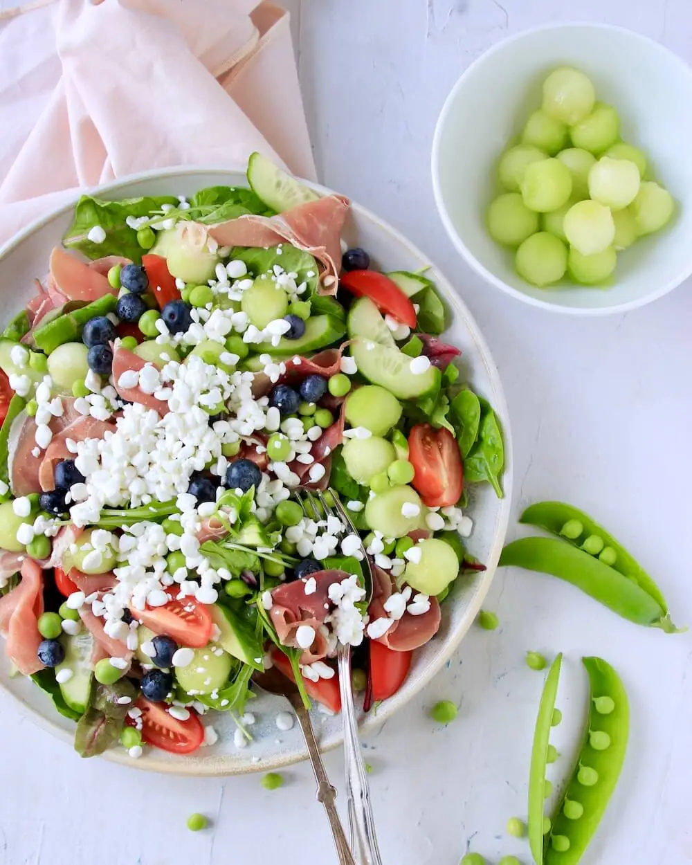 Salat med melon og skinke
